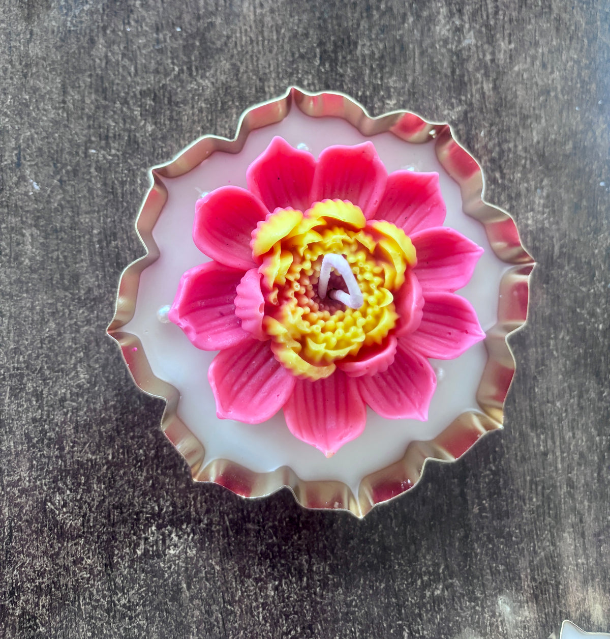 Urli Candle- Lotus
